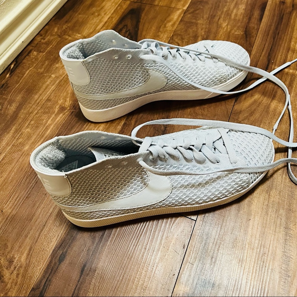 Nike Single-wear Grey Ankle-high Sneakers